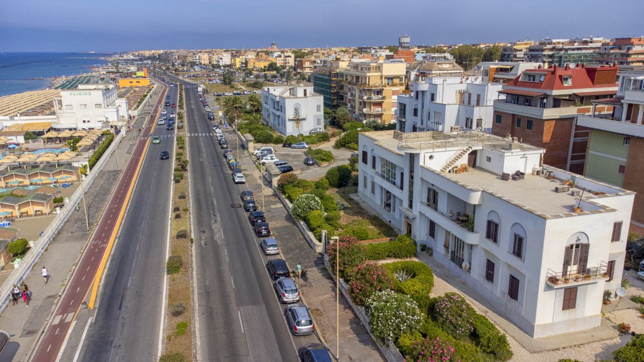 Le palazzine INCIS a Ostia