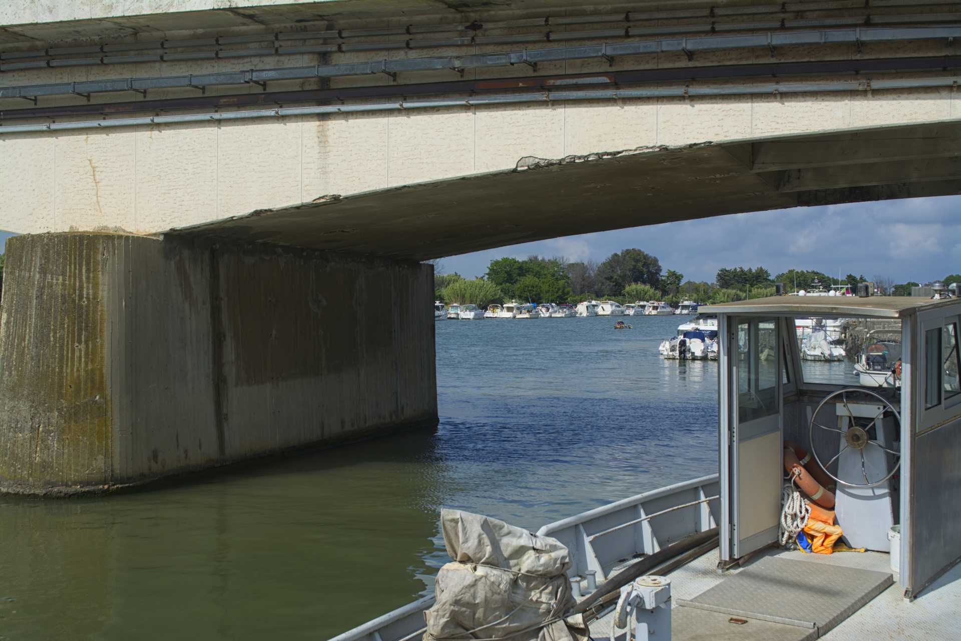 Chiuso il Ponte della Scafa per controlli tecnici: ripercorriamo la sua storia